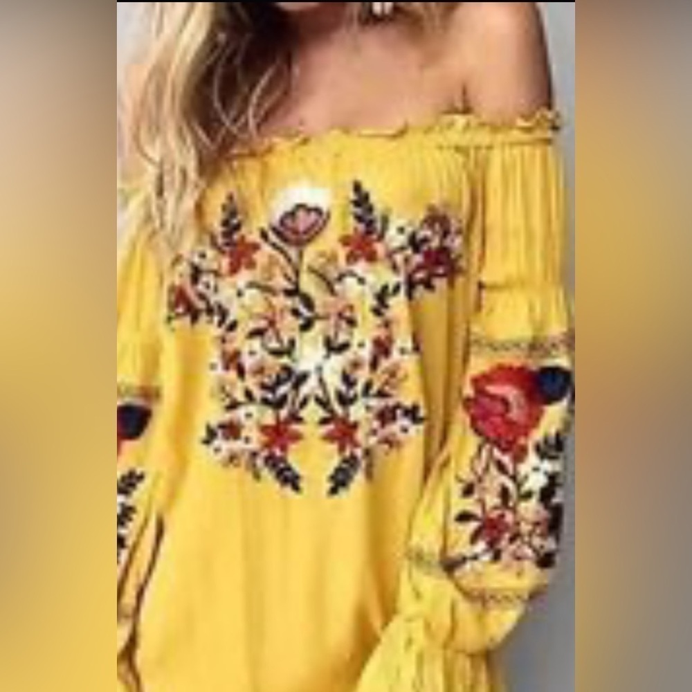 Women's size  10. POLLY Gorgeous mustard floral embroidered TOP
